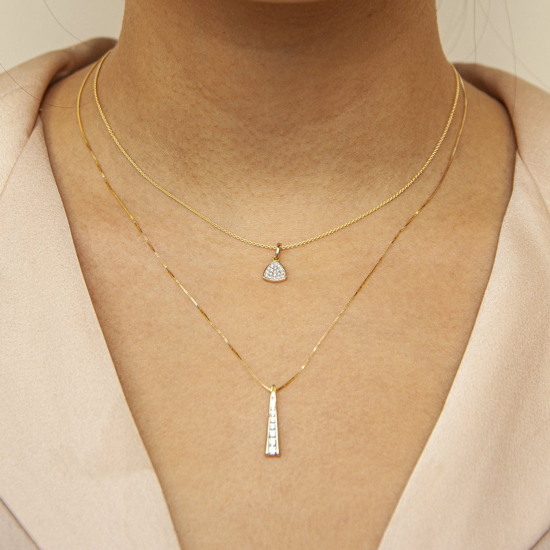How to Layer Necklaces: Accessorizing the Right Way
