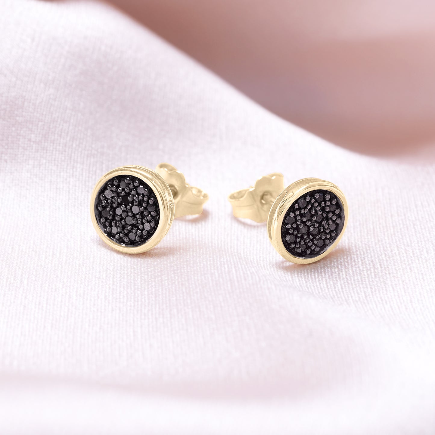 Black circle earrings for Ear