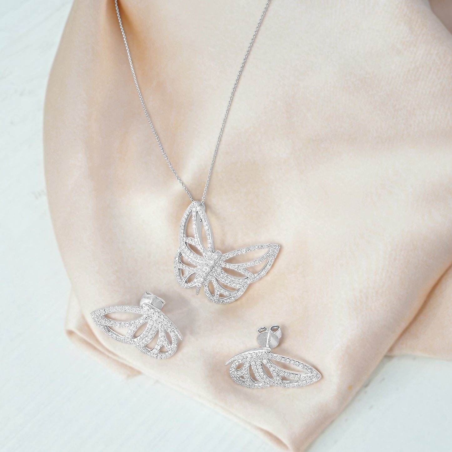 Boo White Gold Butterfly Wing Earrings