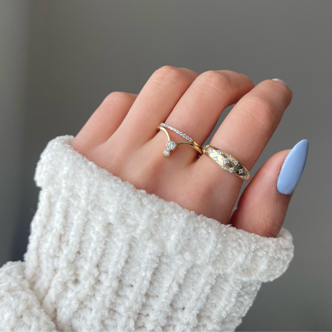 Heluviee Arched Diamond Ring In Fingure