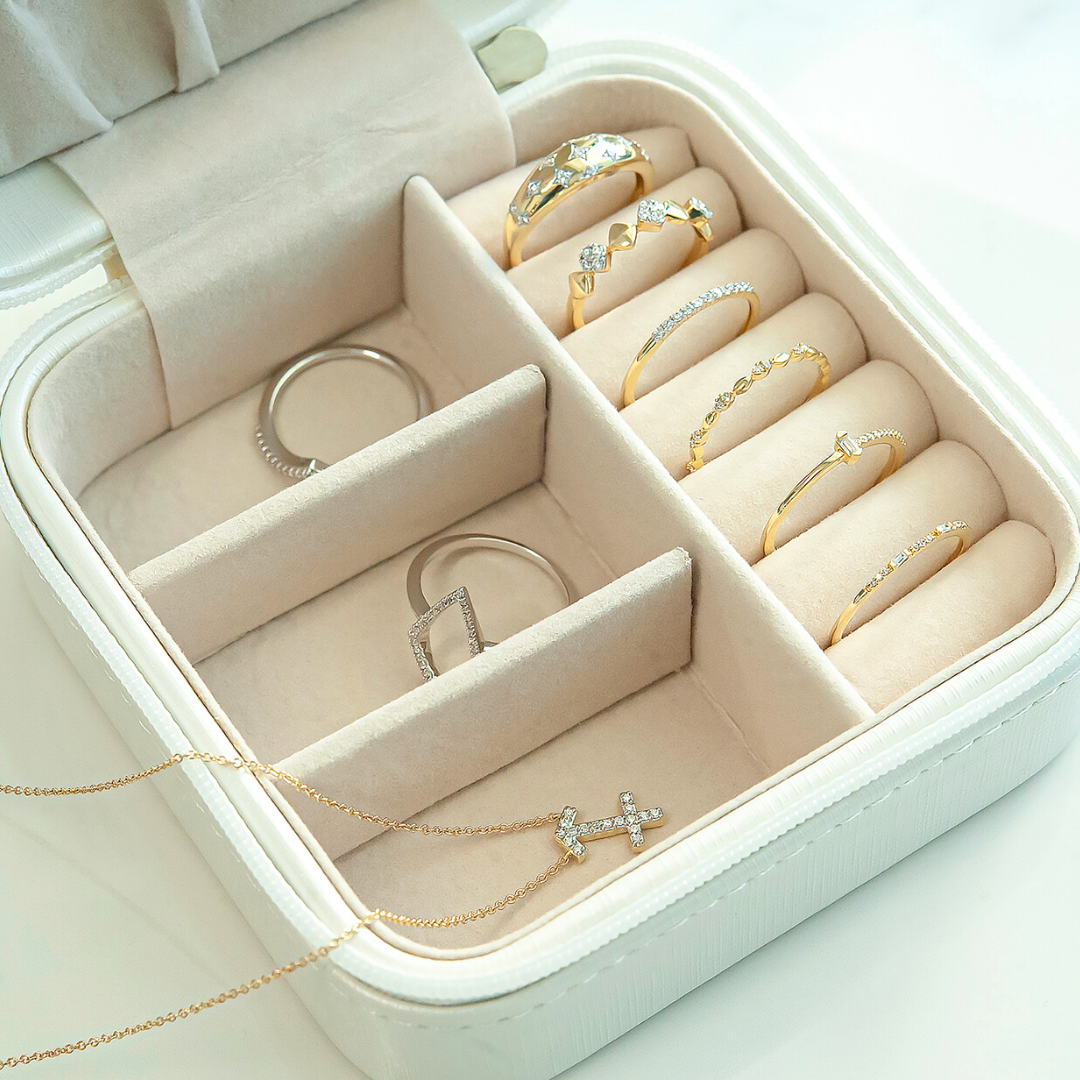 Roman Linear Ring with Diamond for Hand