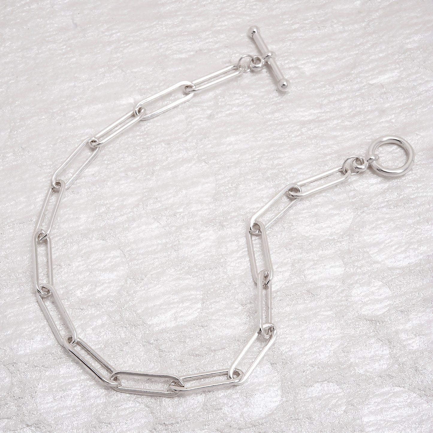 Paperclip Chain Bracelet with Toggle Closure in White Gold
