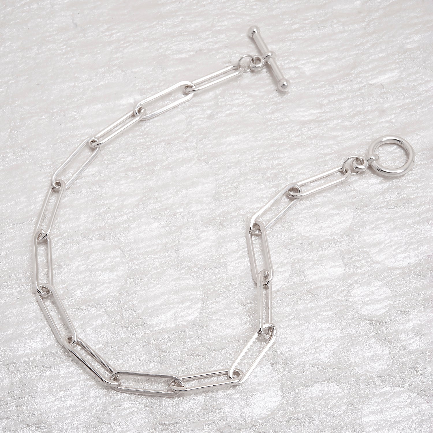 Paperclip Chain Bracelet with Toggle Closure in White Gold