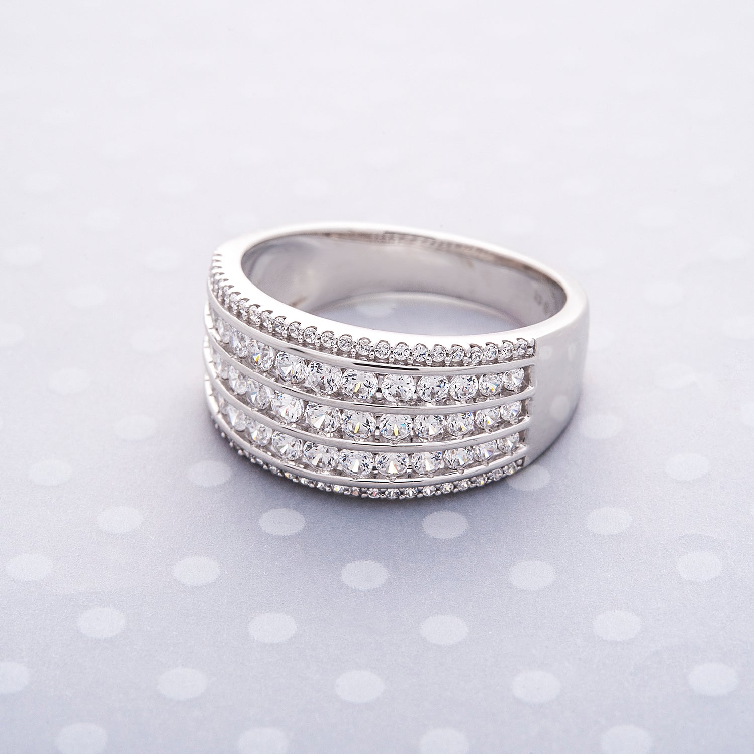 Raca Diamond Band in White Gold