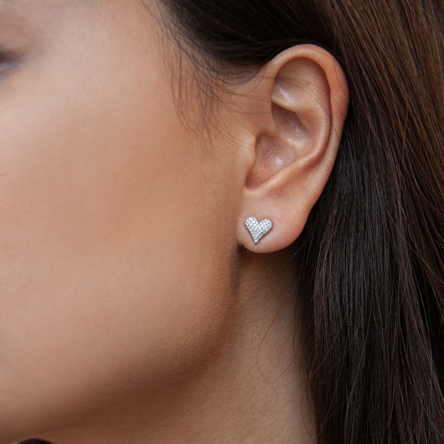 1/4CT RND HEART EARRINGS In Ear