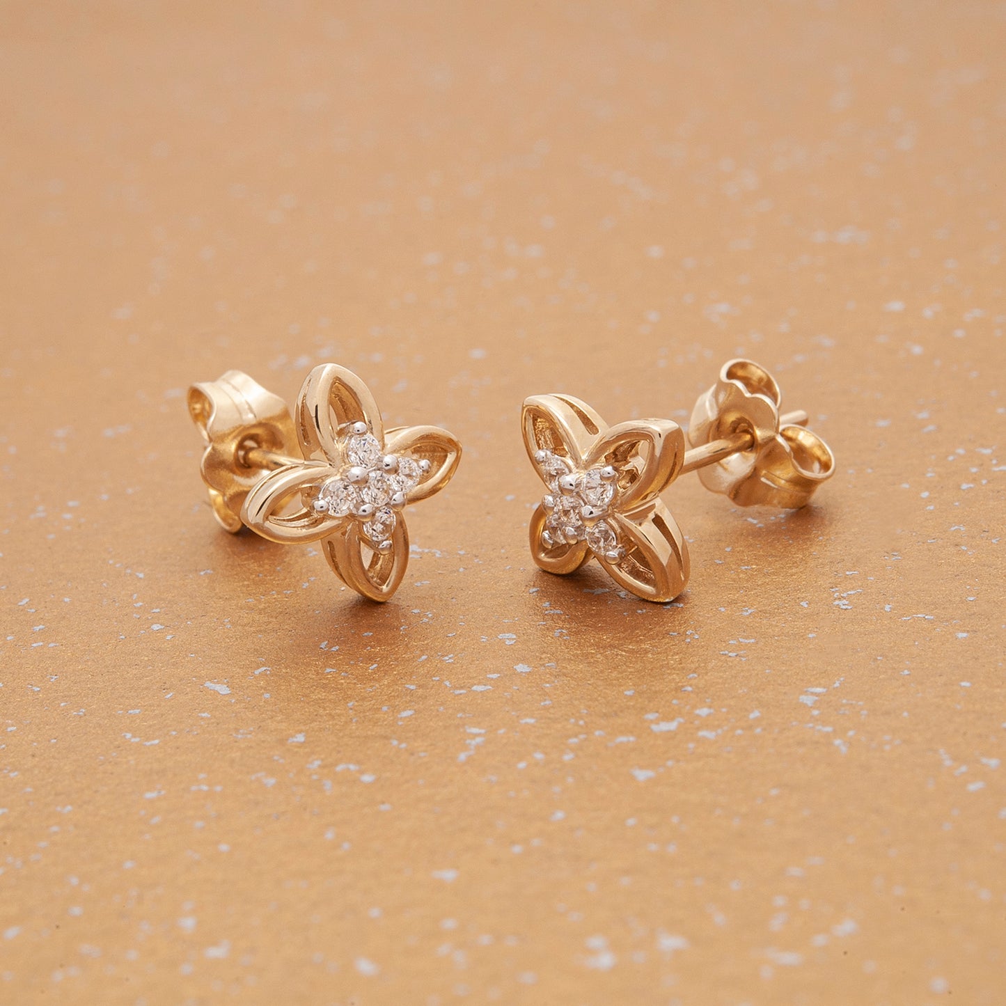 Eve Flower Stud Earrings In Gold