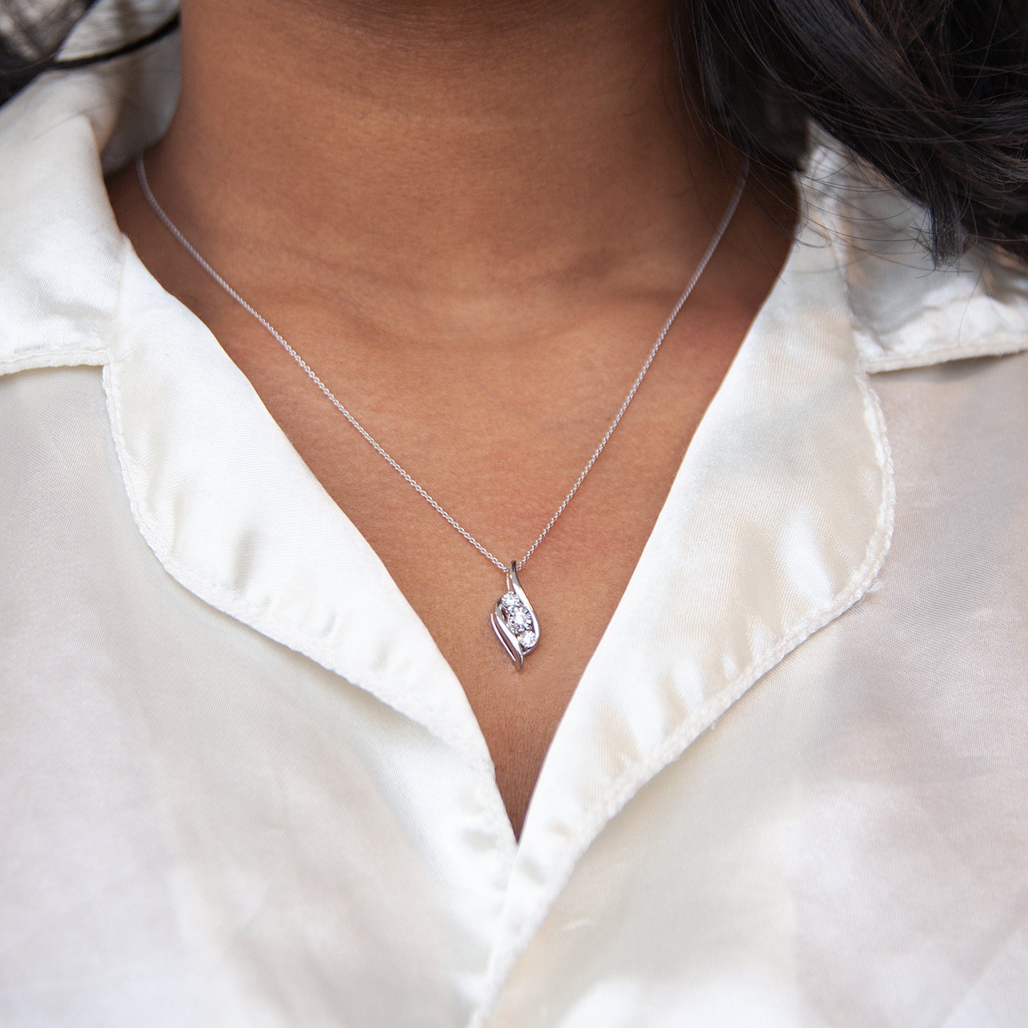 Pua Diamond Pod Pendant for Neck