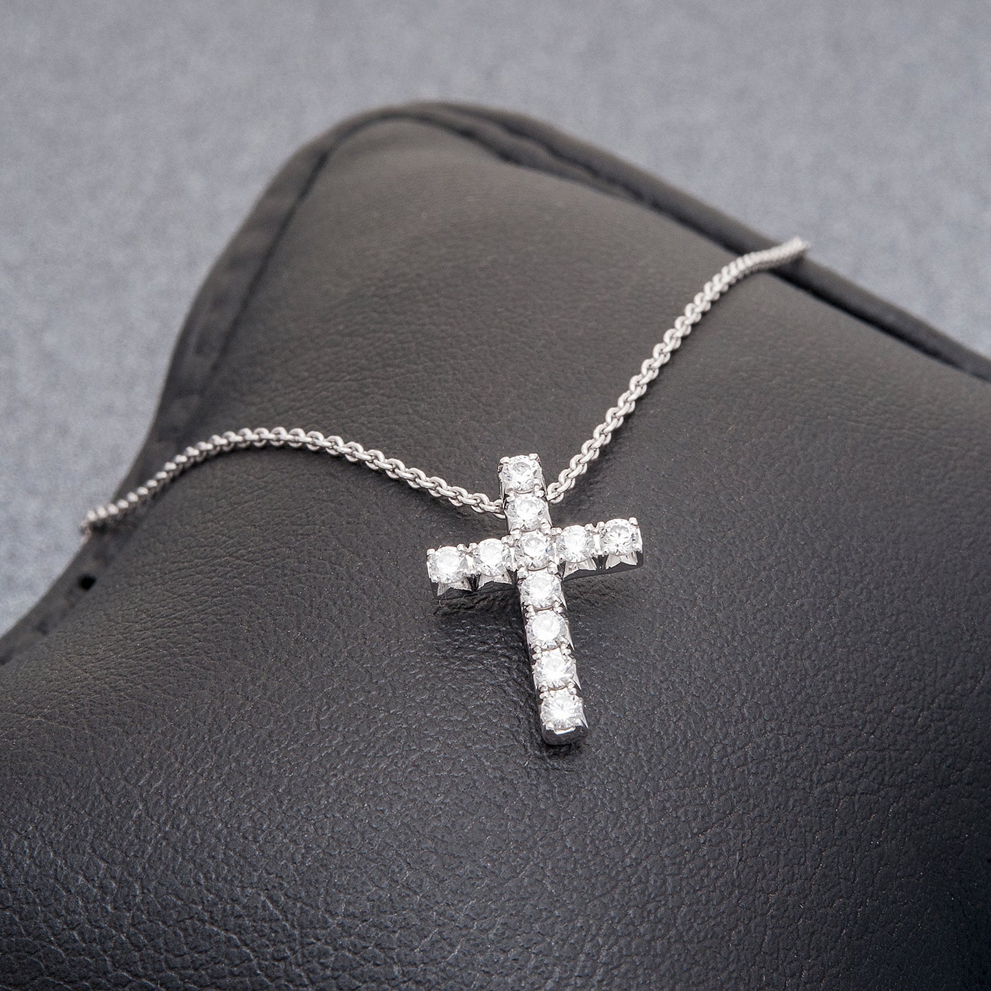 Prejet Cross Diamond Pendant in White Gold