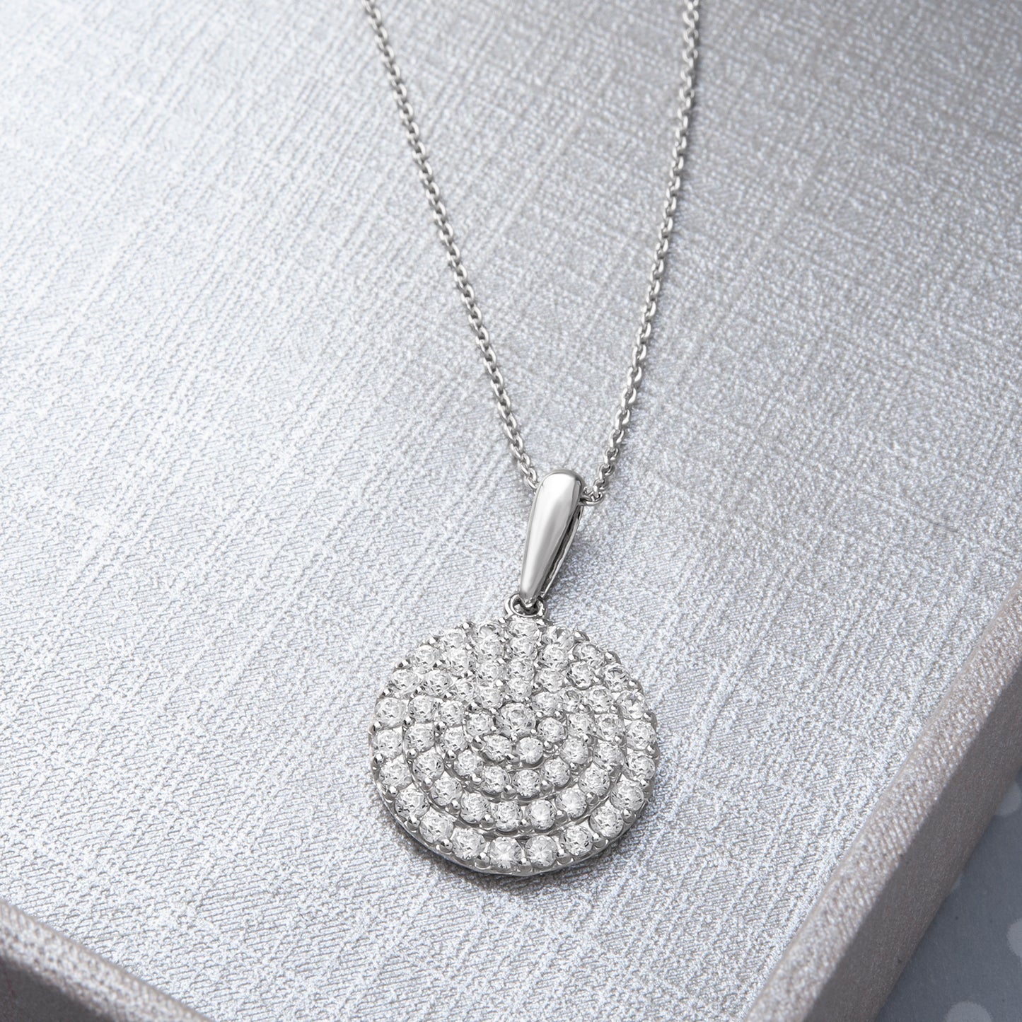 Palla Round Diamond Pendant in White Gold