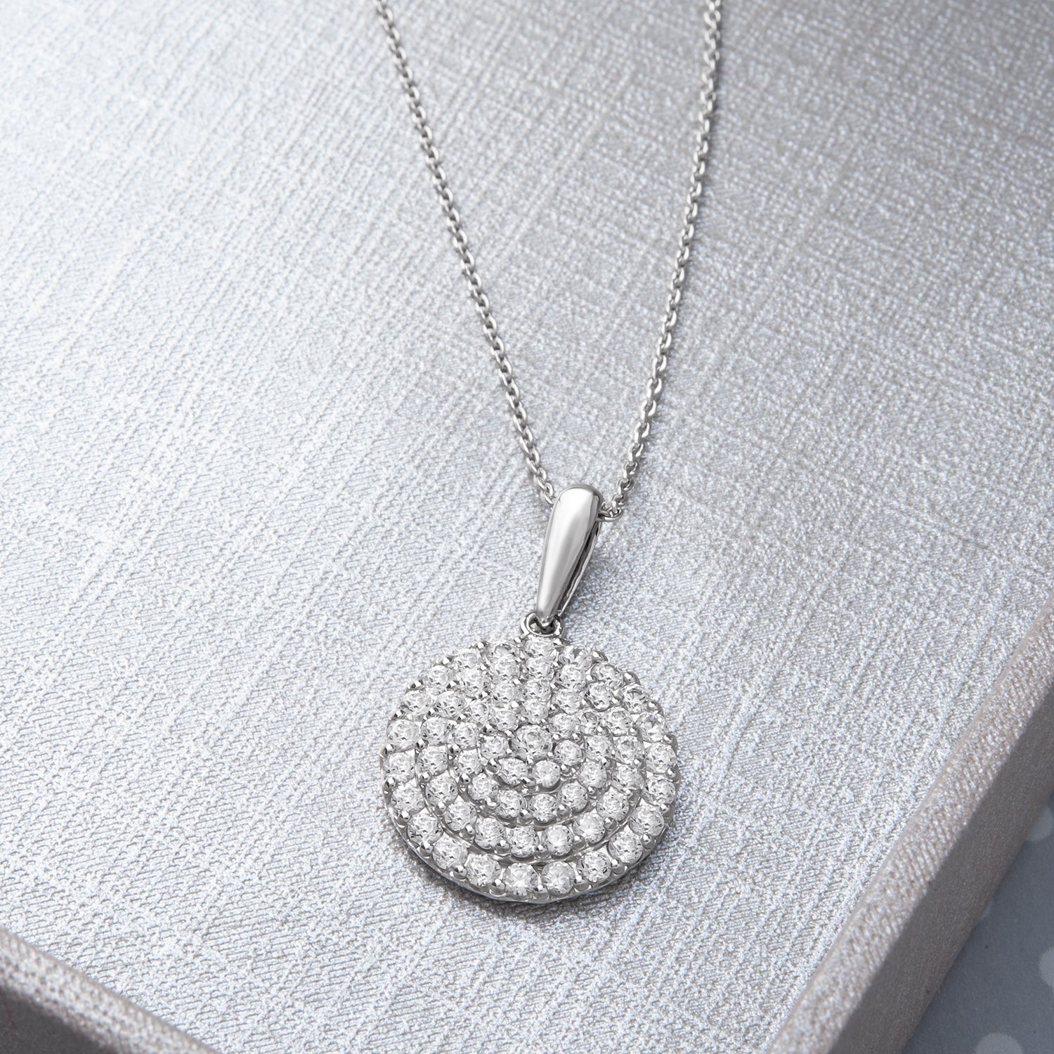 Palla Round Diamond Pendant in White Gold
