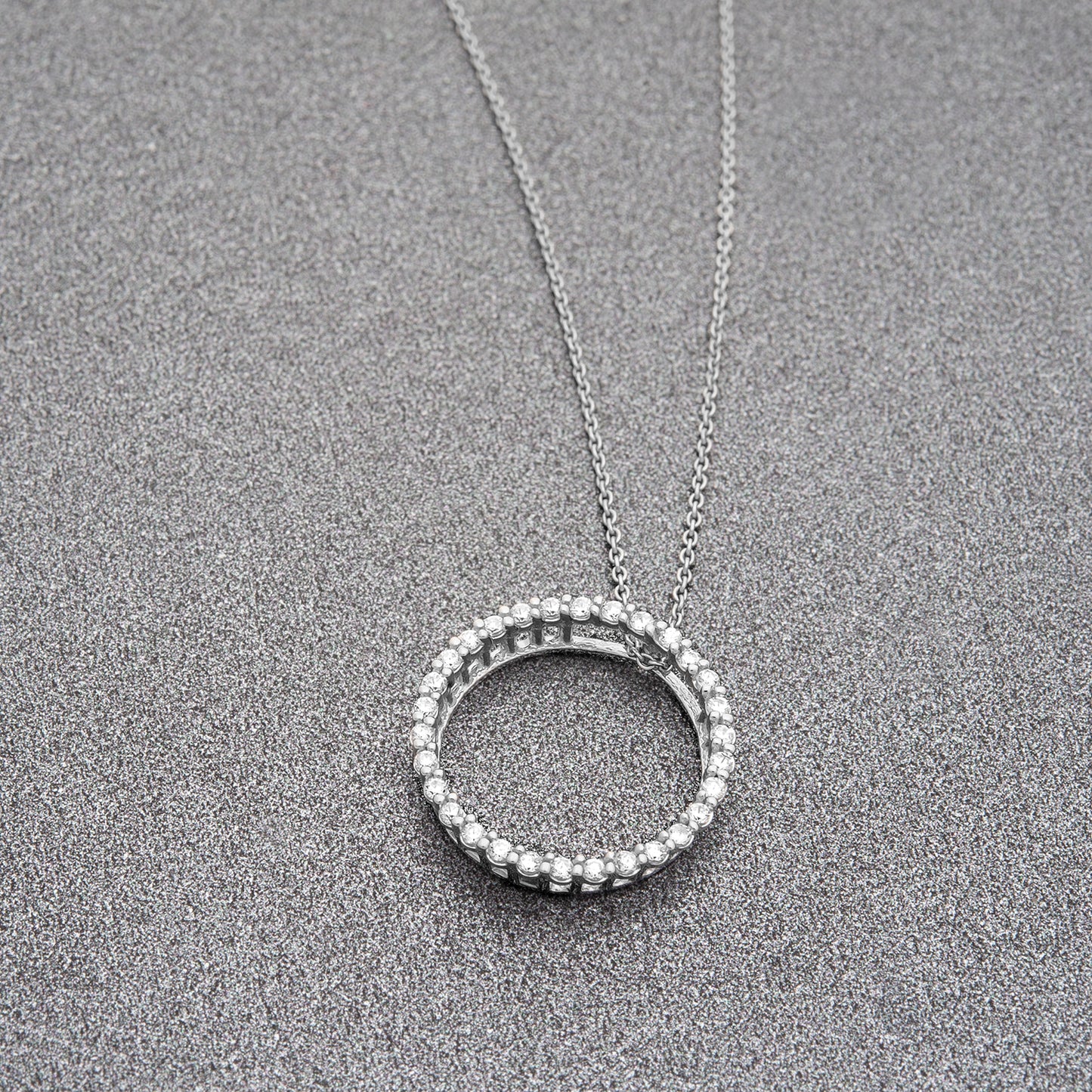 Pamela Diamond Round Pendant in White Gold for Neck
