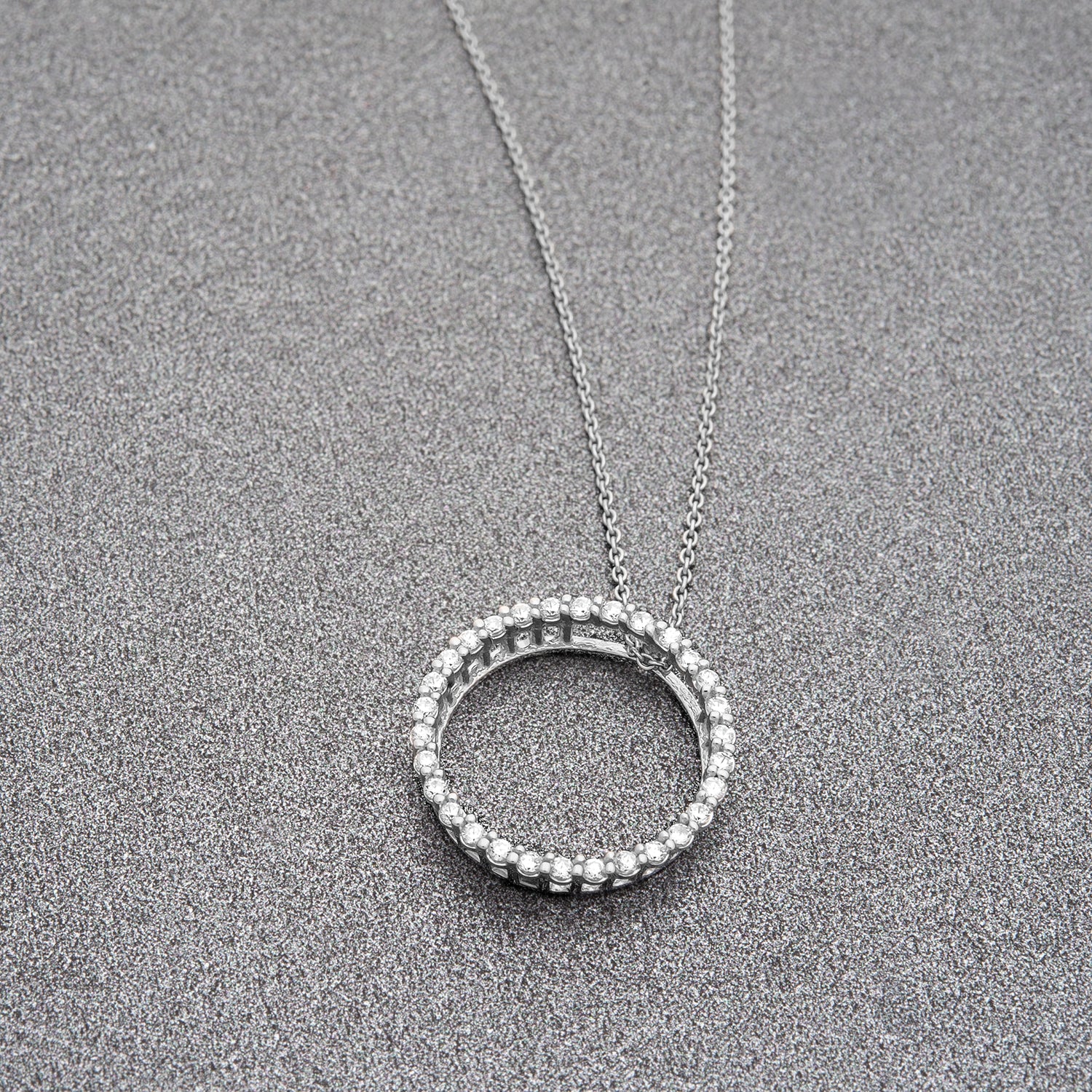 Pamela Diamond Round Pendant in White Gold for Neck