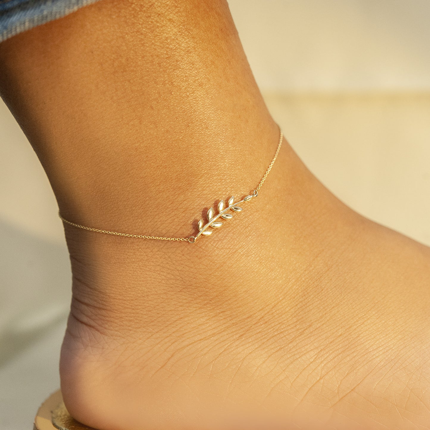 Audrey Leaf Branch Anklet in leg