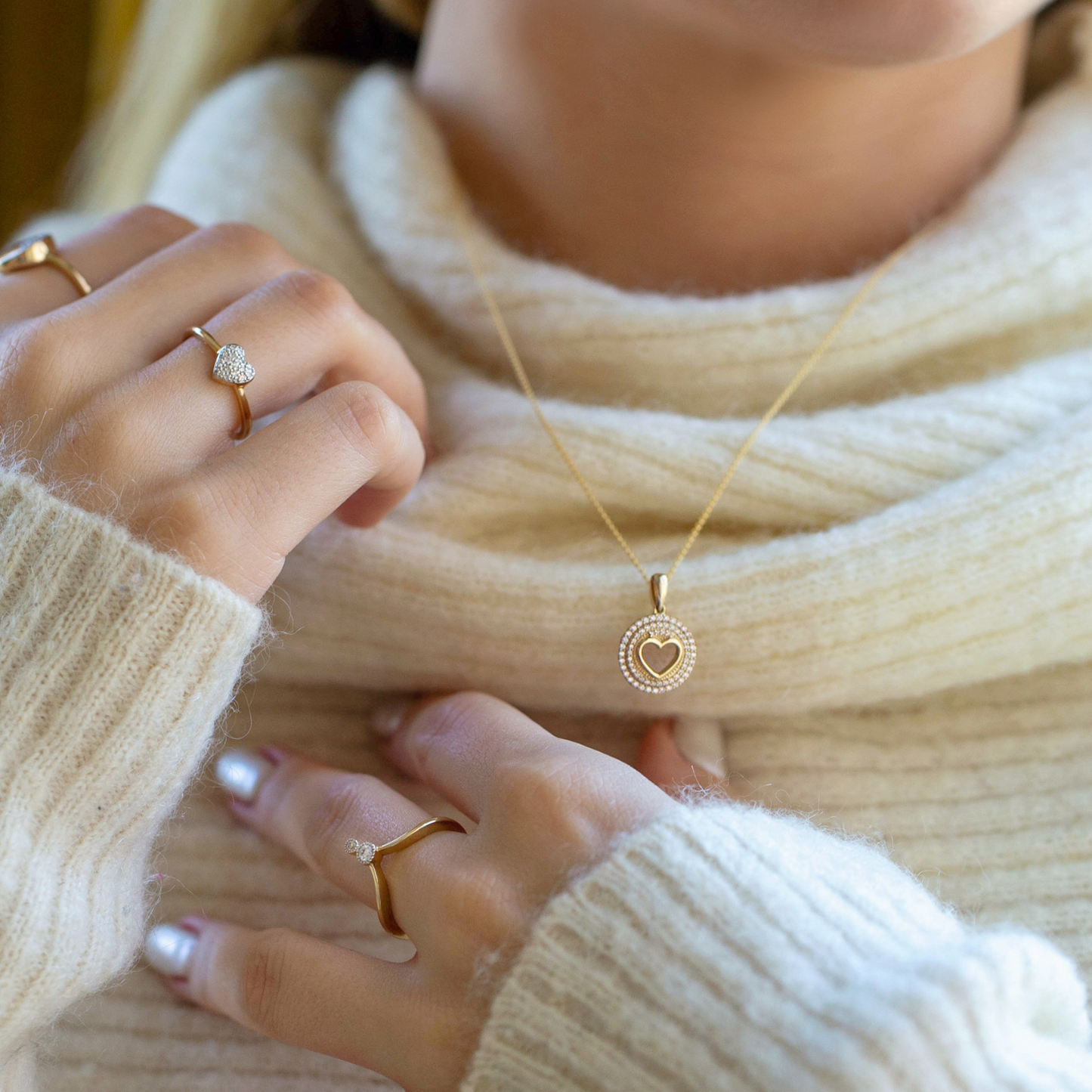 Pia Open Heart Diamond Circle Pendant in Yellow Gold