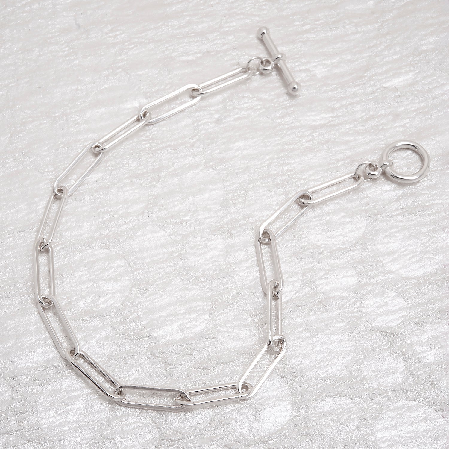 Paperclip Chain Bracelet with Toggle Closure in White Gold 