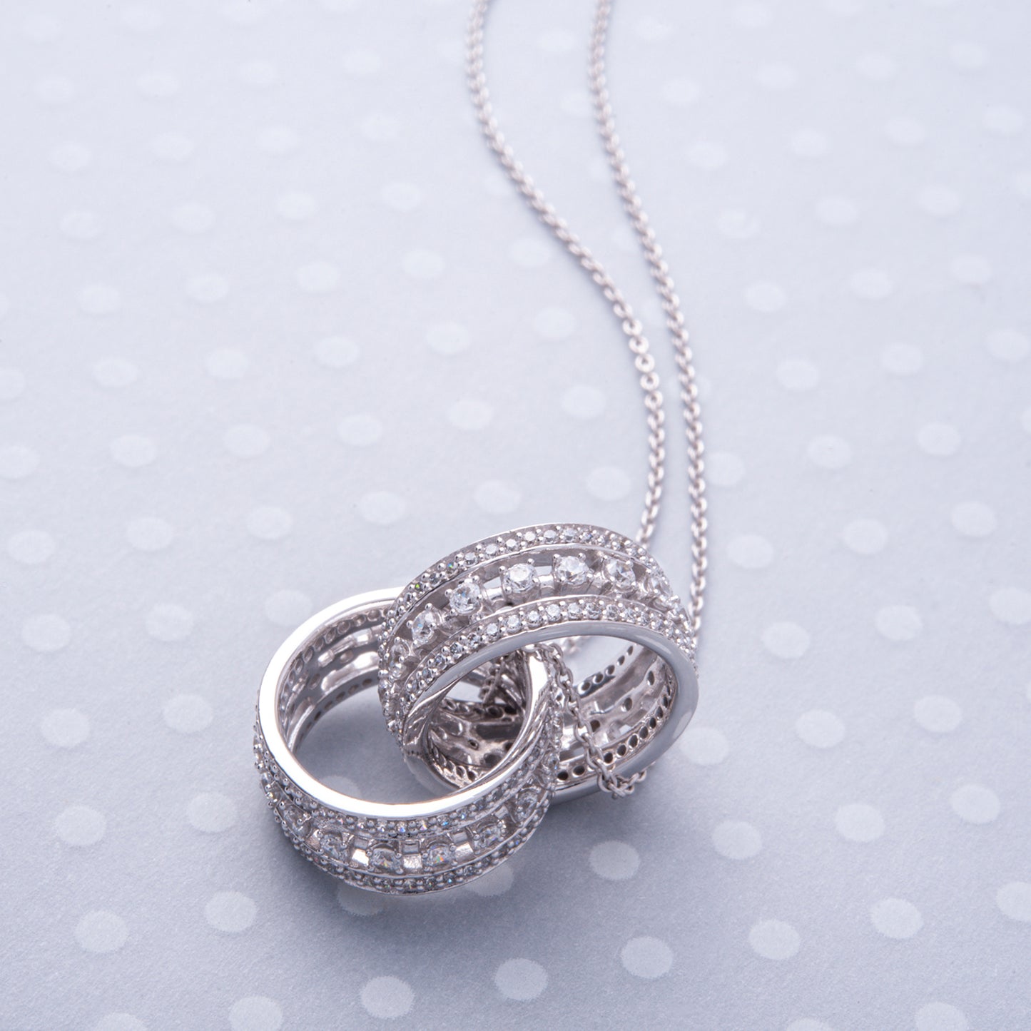 Promise Rings Pendant in White Gold with Diamonds