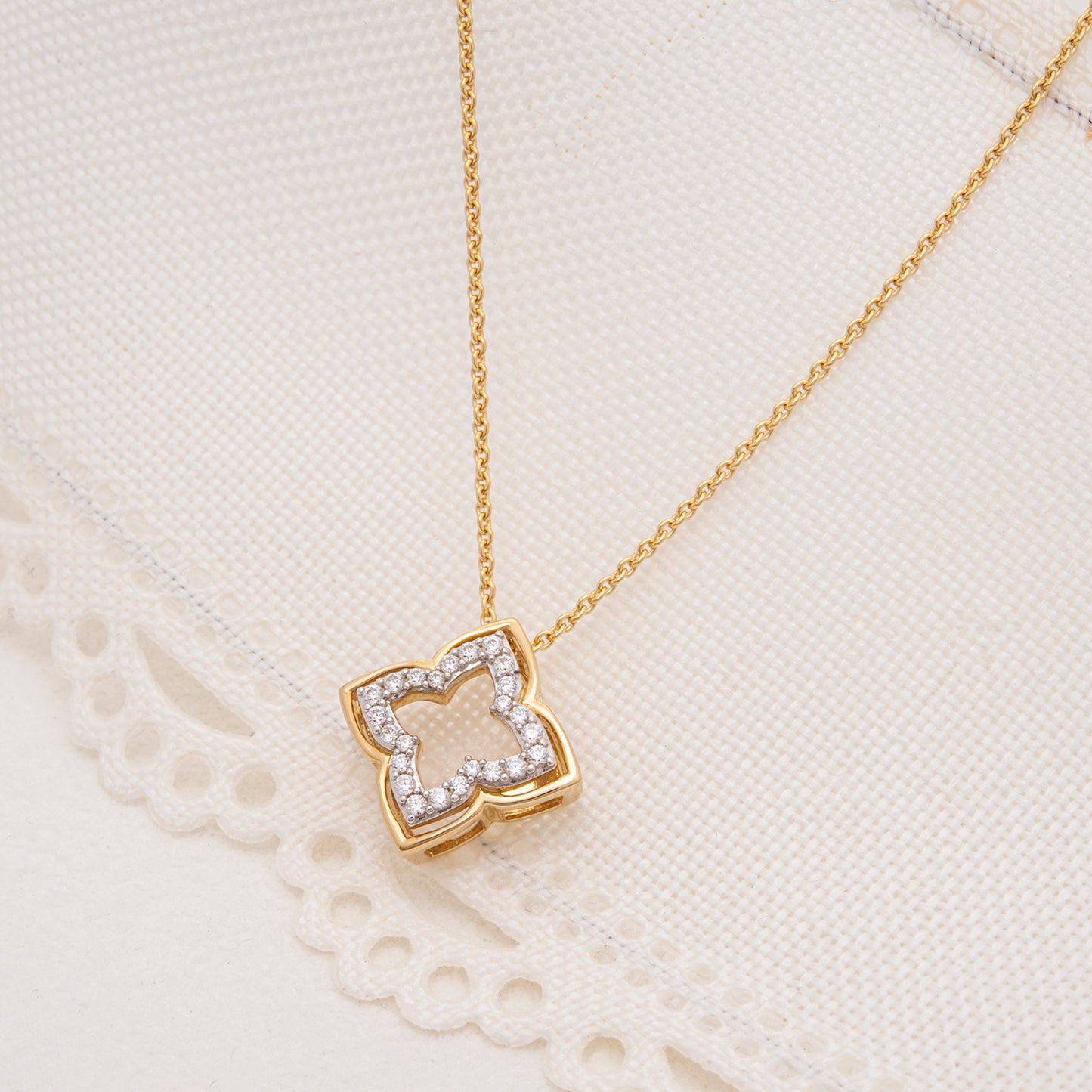 Pippin Clover Pendant with Diamonds