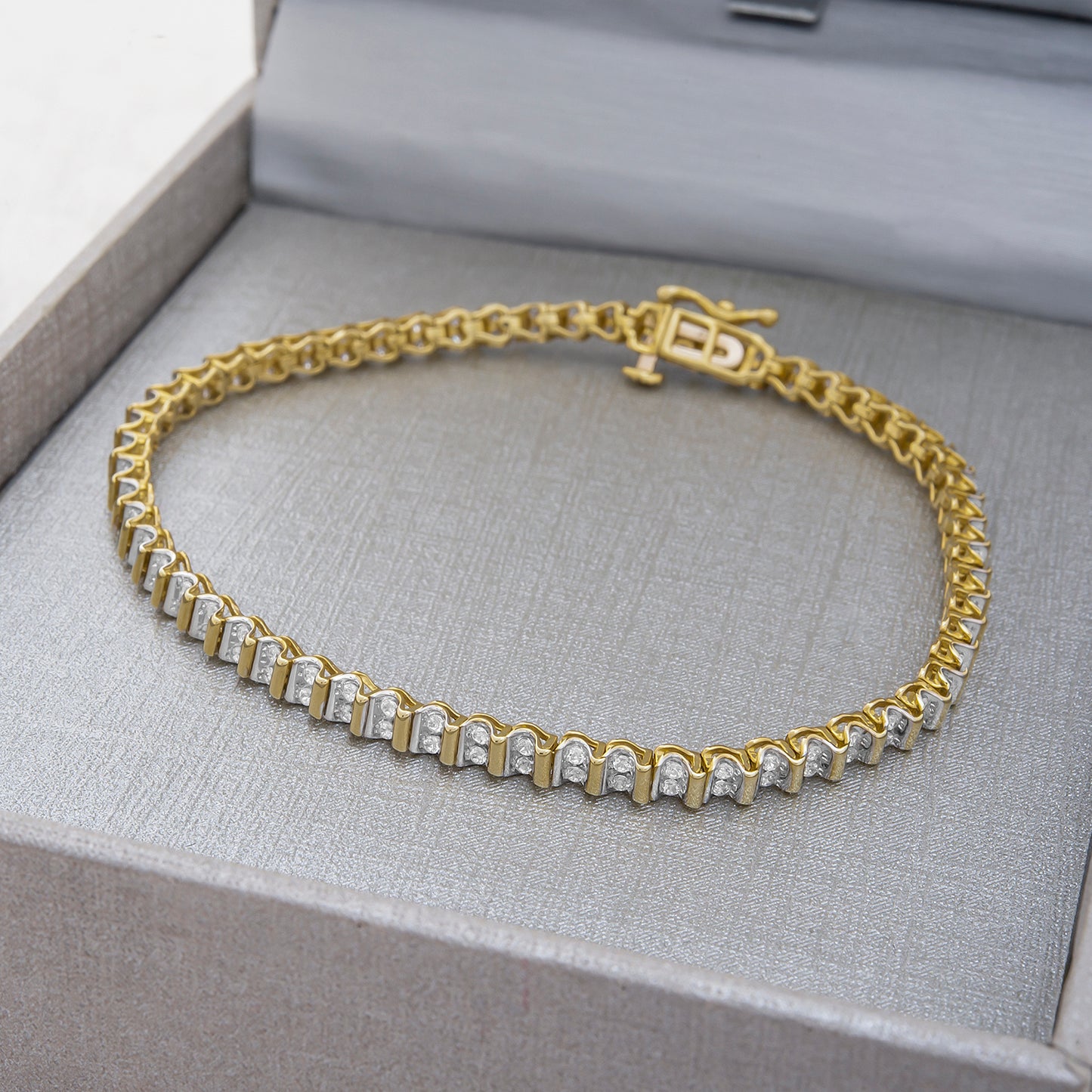 Tommy Diamond Tennis Bracelet in Yellow Gold